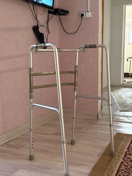 Ходунки медицинские для взрослых