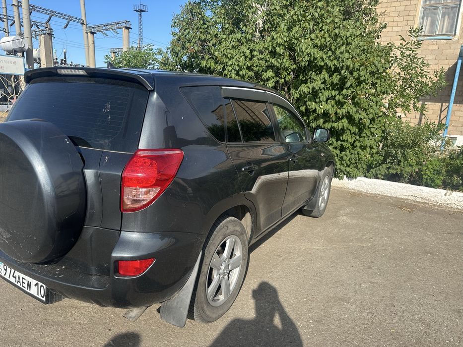 Продам тайоту Рав 4 2008