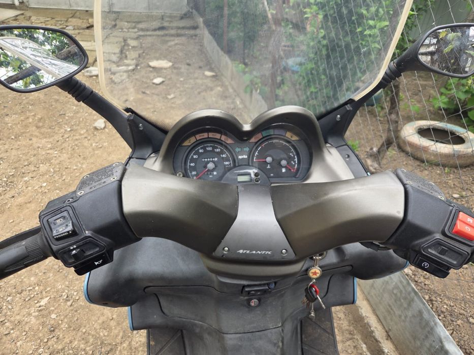 Vând motor aprilia atlantic