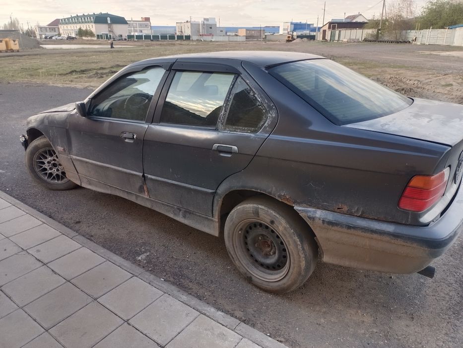 Автомобиль продаю