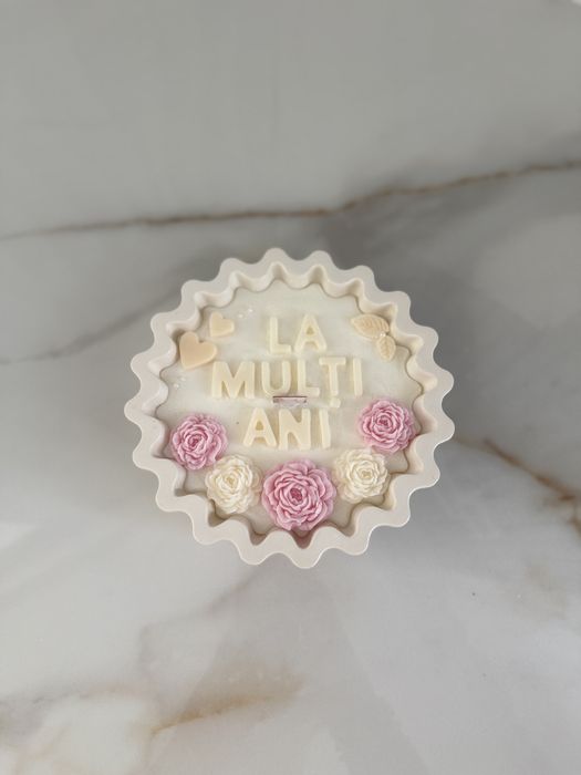 Lumanare in vas ceramic cu mesaj “La multi ani!”