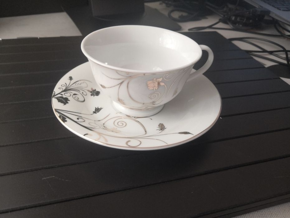 Фарфоровый сервиз на 12 персон (109 предметов)