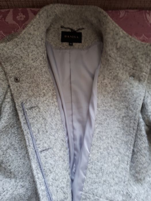 Пальто демисезонные продам