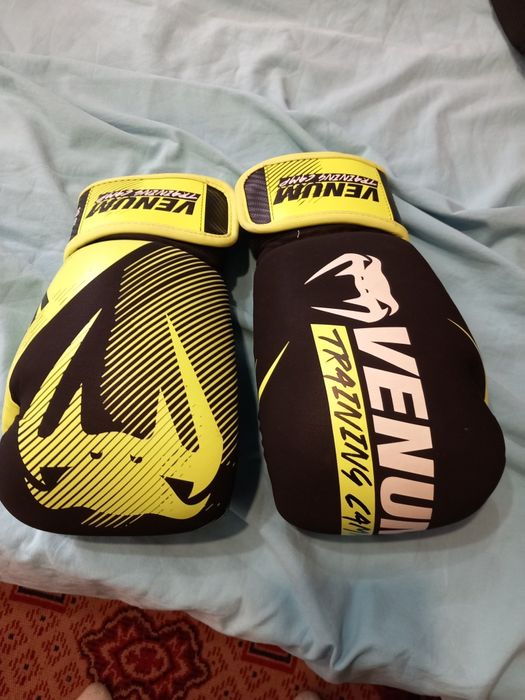 Продавам екипировка за бокс/кик бокс
