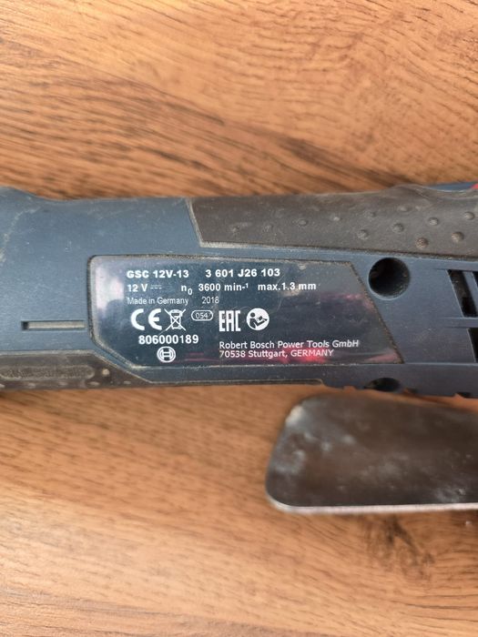 Mașina tăiat tabla Bosch GSC 12V