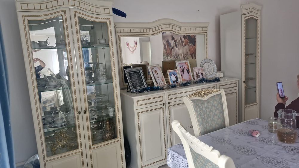 Продаётся спальный гарнитур. Хорошем качестве.