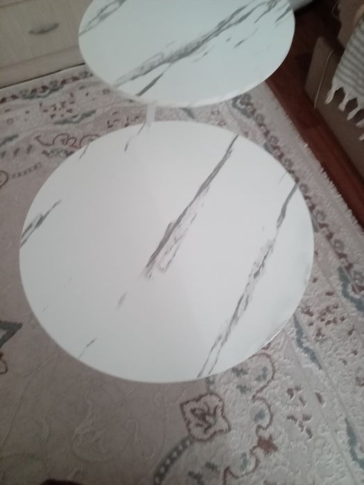 Столик чайно-журнальный