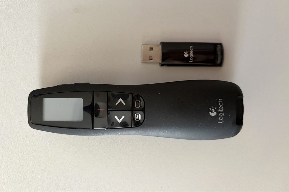 Безжично дистанционно за презентации Logitech Professional Presenter R700