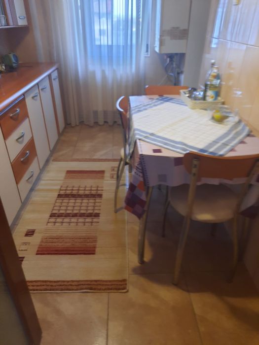 Închiriere apartament 3 camere
