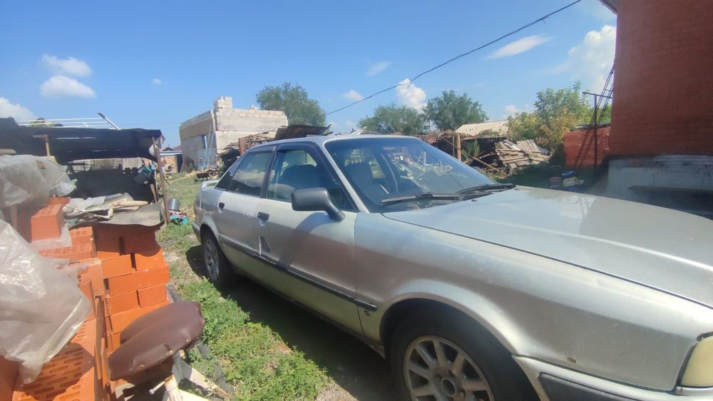 Продам Ауди 80 б4