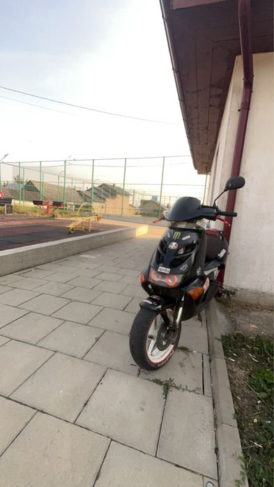 vand aprilia sr 50 in perfecta stare