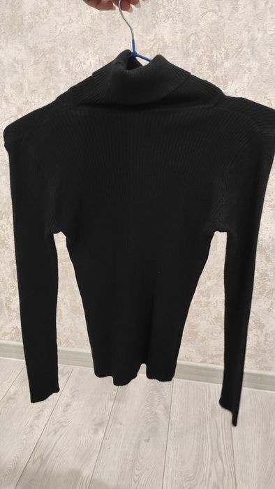 Черная водолазка