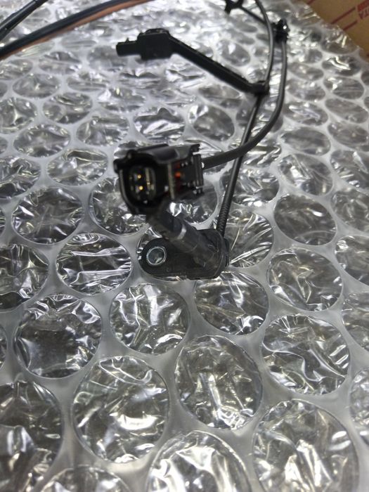 Датчик ABS Toyota Hailender