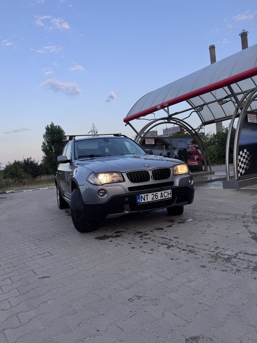 Se vinde BMW X3.
