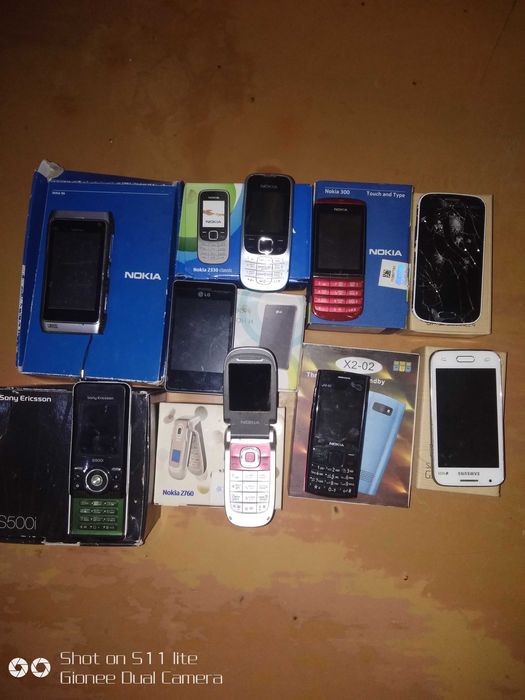 телефон кнопочный