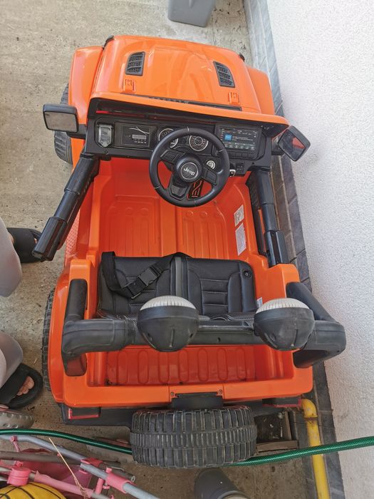 Masinuta Jeep copii