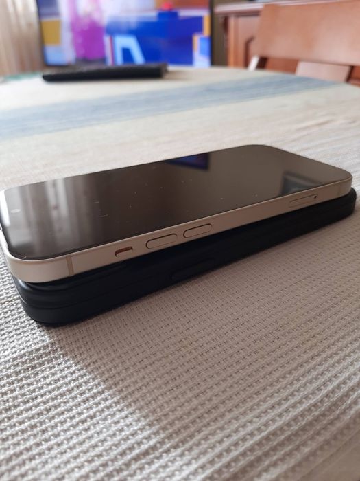 iPhone 15 + 2 бр. слушалки & джойстик (стара цена: 420€)