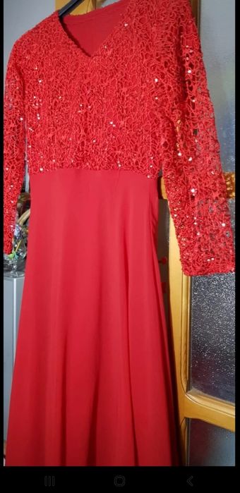 Rochie roșie deosebita