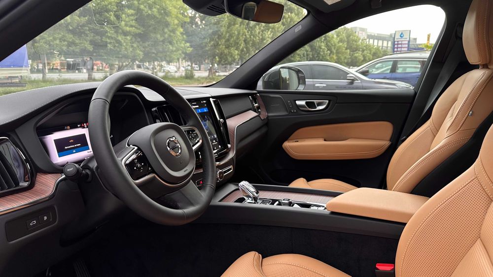 Продается новый Volvo XC60 гибрид фул с официальной гарантией