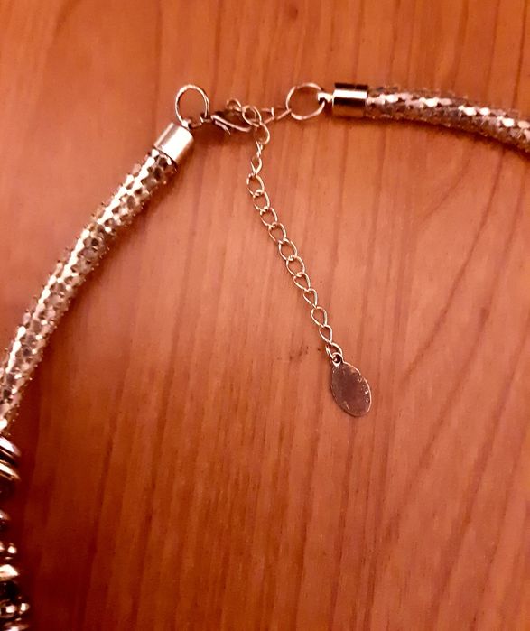 Ново златисто колие и Нови,златисти бутонели