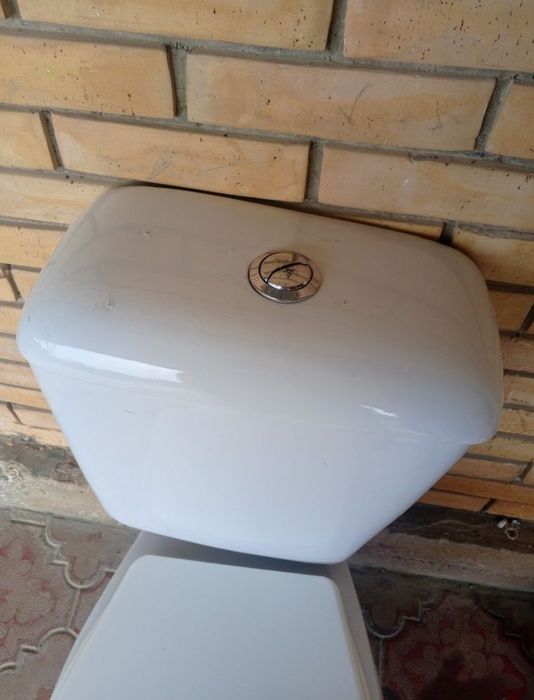 Super narxda unitaz sotiladi