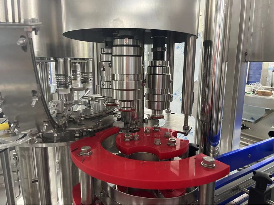 Линия розлива воды  0.3 / 0.5 литра. Сув кадоклаш линияси 0.3 / 0.5 л