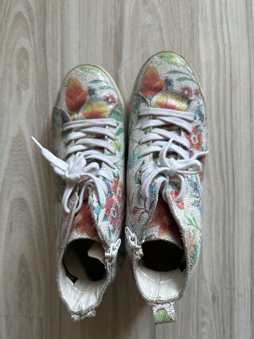 Продам кеды