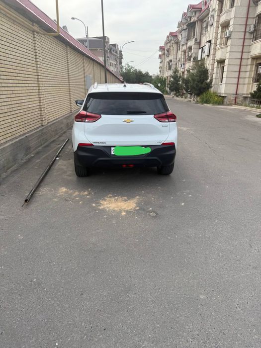 Трекер 2 LTZ oq rang 2022 yil 43000 probeg kraska toza