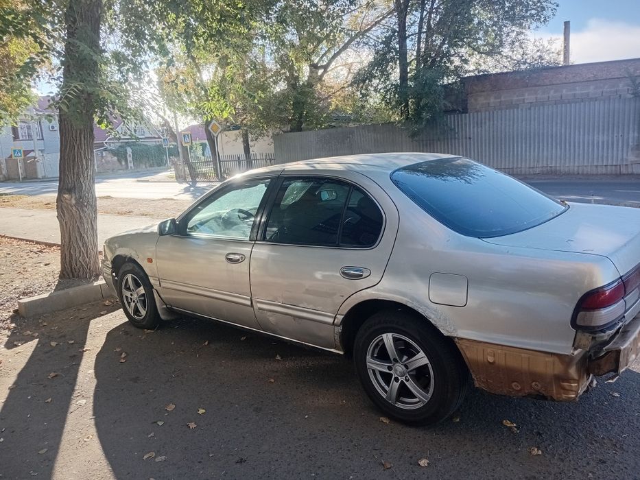 Nissan Maxima, 1996