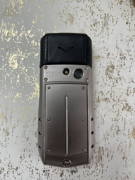 Продам телефон VERTU