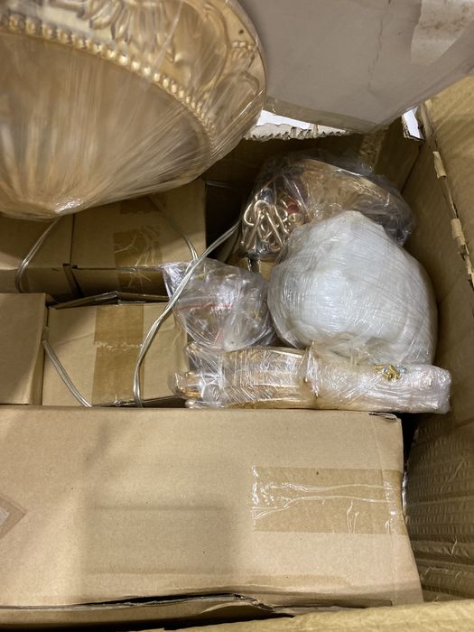 Люстра новая