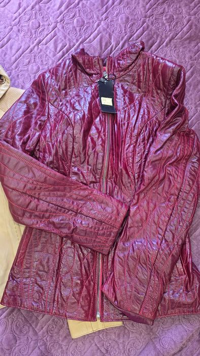 Куртки натуральная кожа.Новые