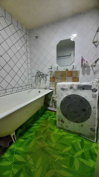 Karasuv. Продаю трехкомнатную квартиру. Корасув 3/8/35