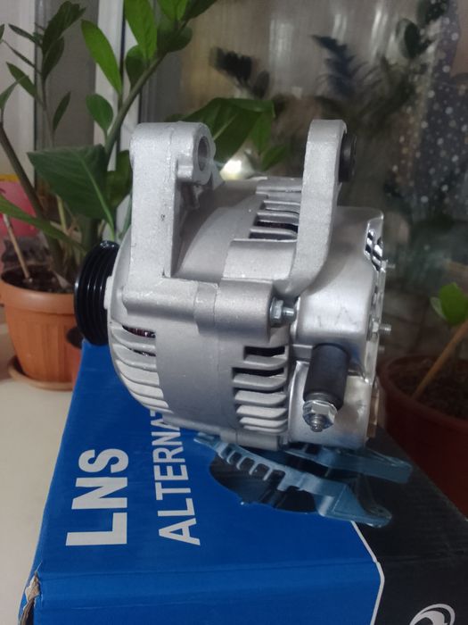 Продам генератор на карина е 4афе