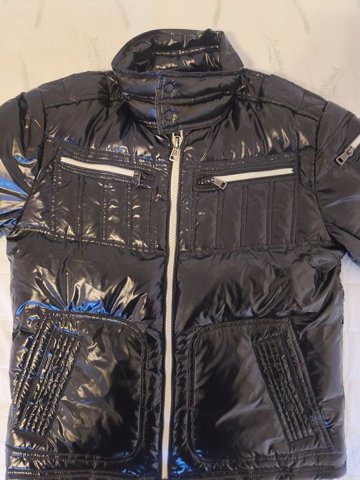 Geaca Moncler...
