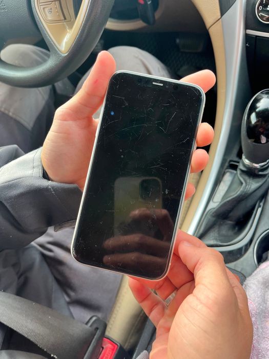 iphone 11.  64gb