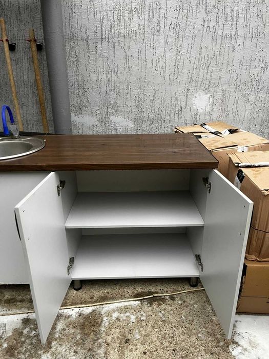 Продам кухонный мебель