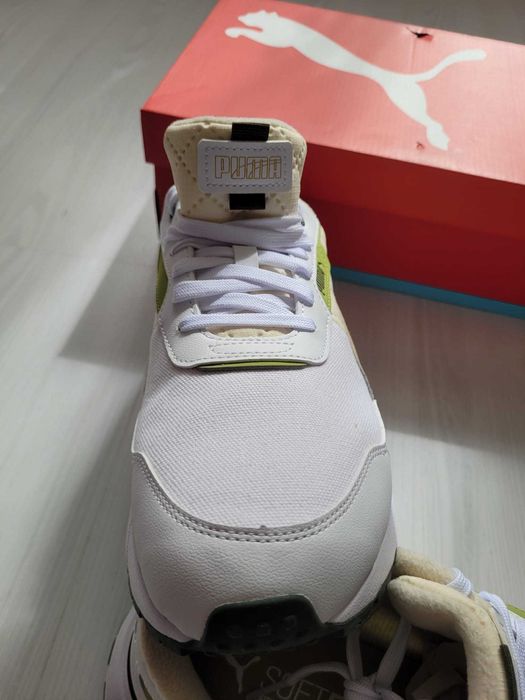 Puma, Pantofi sport low-cut, Alb cu Galben si Kaki, Nr. 44, Nou