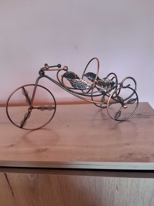 Стойка (поставка) за бутилка колело (триколка), ръчно изработена