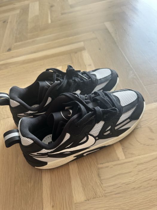 Маратонки Nike 36,5