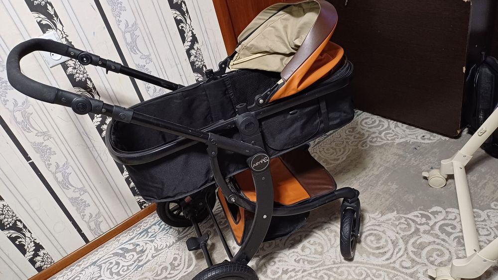 Коляска детская универсальна