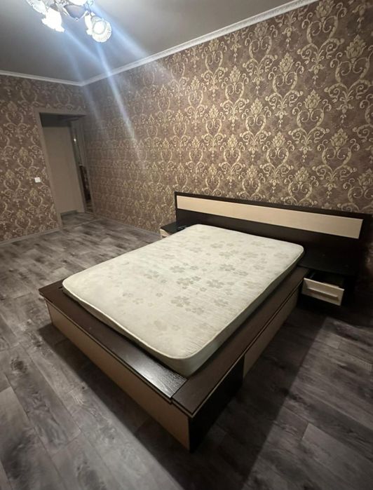 Продам двухспальнюю кровать