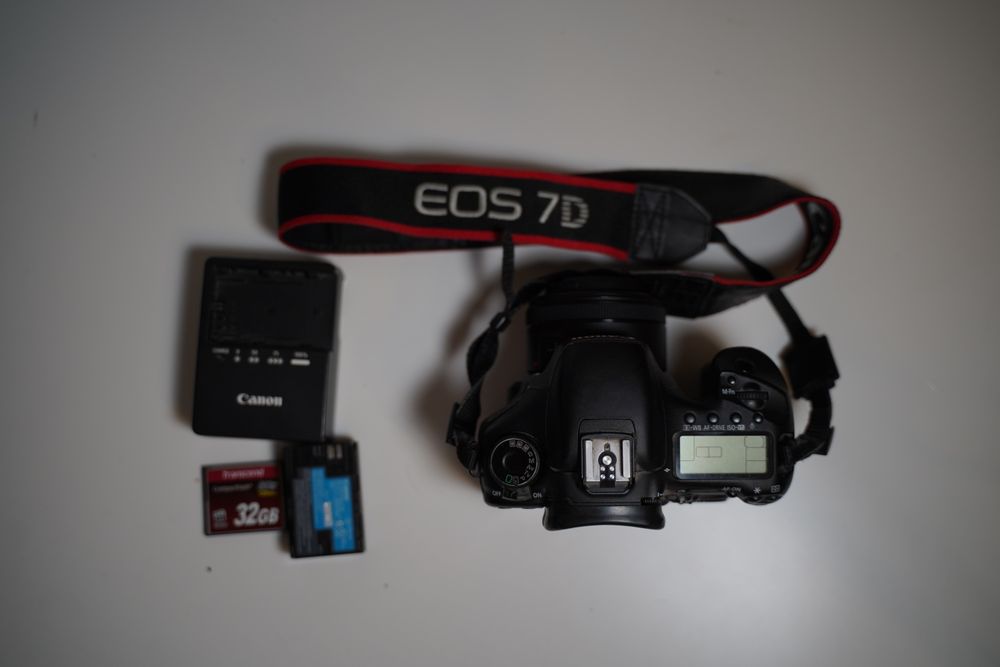 Продам Canon 7d с объективом 50 1.8
