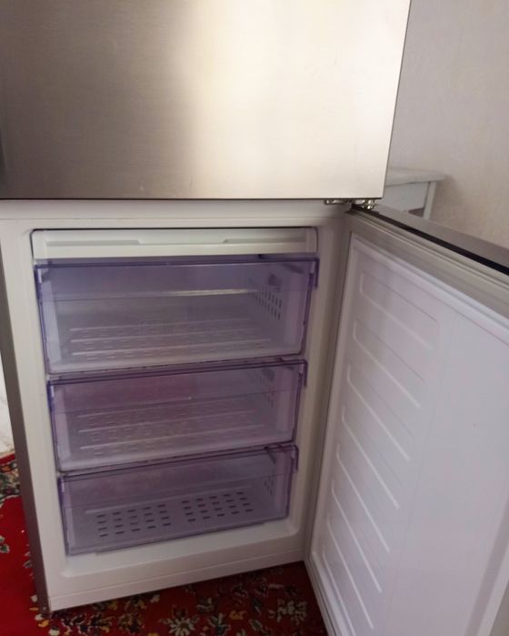 Продам холодильник на запчасть