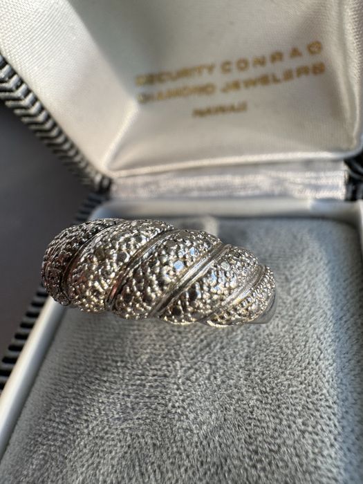Inel din argint si diamant