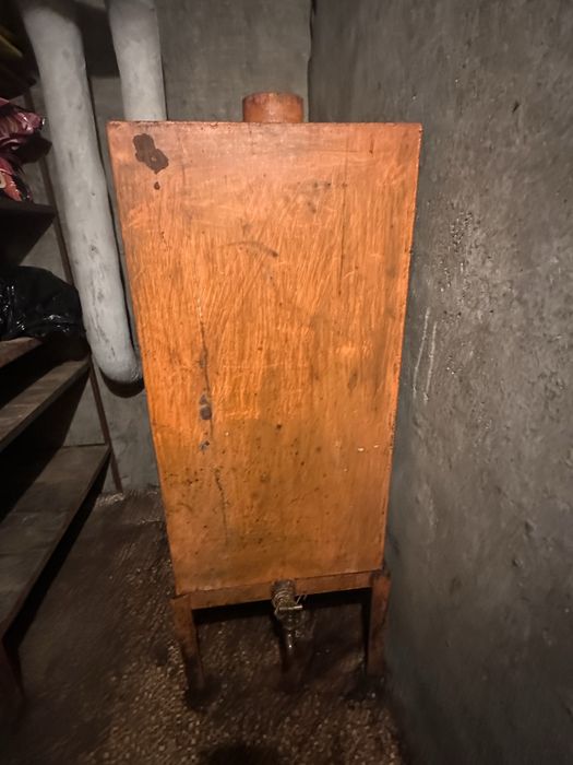 Продавам метален резервоар за гориво 500л.– дебелостенен, със стойка