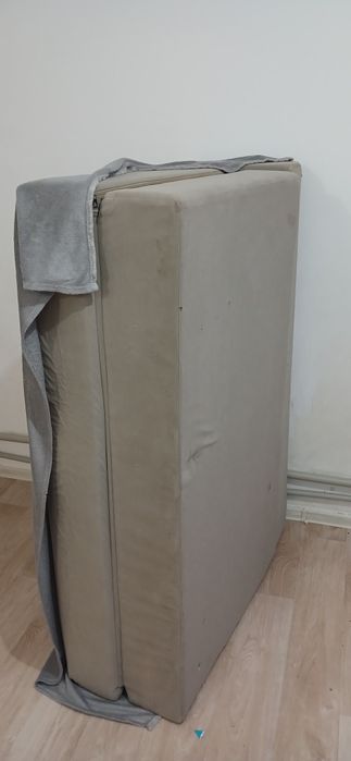 Бескаркасный диван