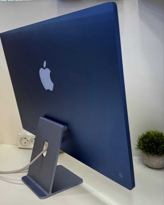 как новый iMac 24 m4 8CPU/ 16Gb / 8GPU/ 256Gb Blue