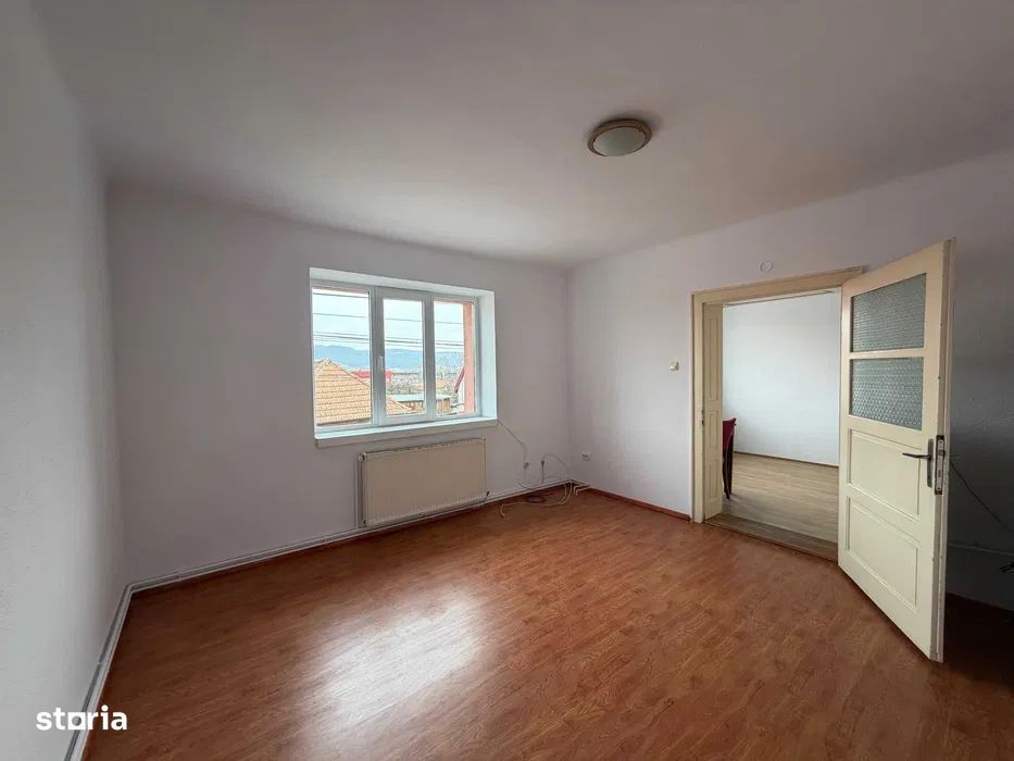 Casa 3 camere singur in curte