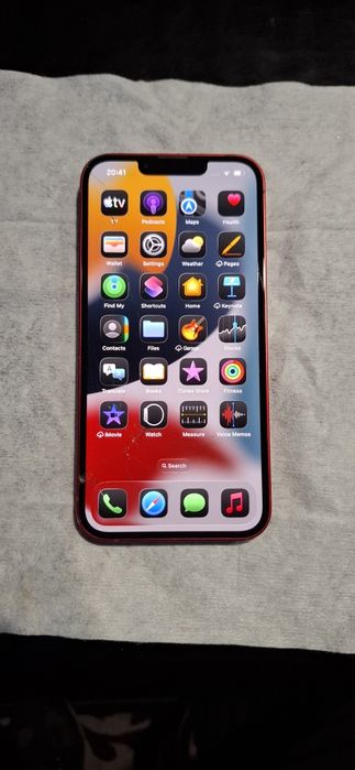 Продавам Iphone 13 red